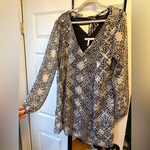 BCBGeneration Black and Cream Patterned V-Neck Tunic Dress